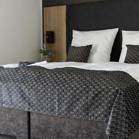 Kadir Bey & Four Rooms Osterronfeld ภายนอก รูปภาพ